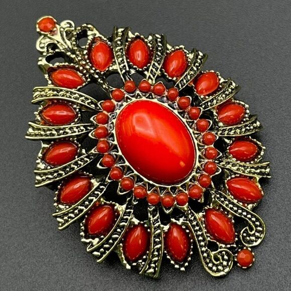 Yellow Gold with Red Enamel Stone Vintage Baroque Style Pin Back Brooch - Picture 1 of 7